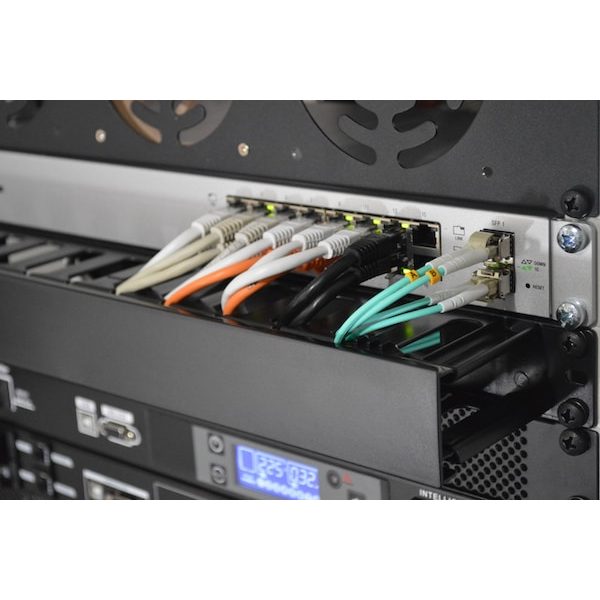 BELIER-SERVICES installe vos équipements informatiques.